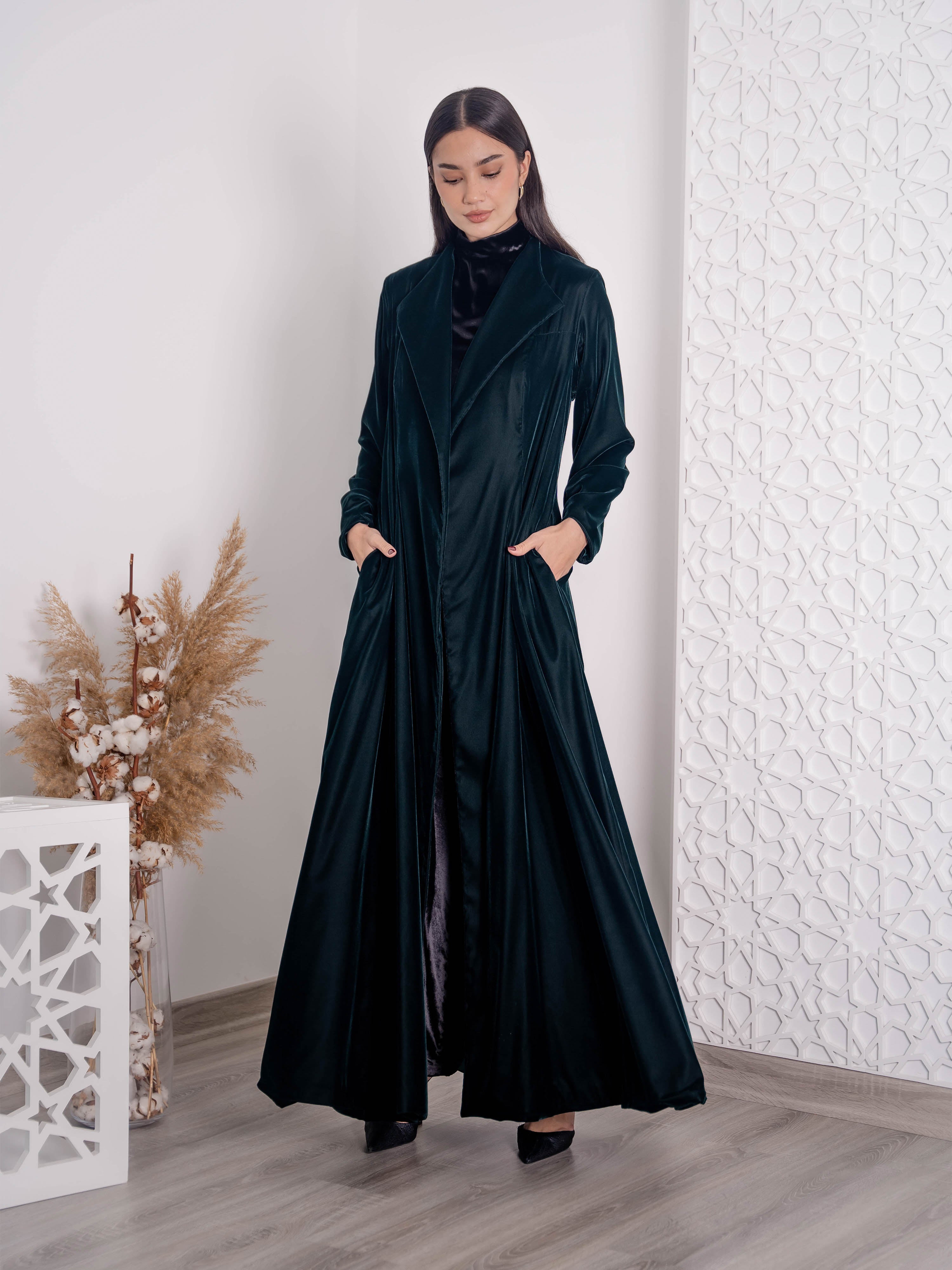 Velvet Abaya FV-02 – Nesma Studio