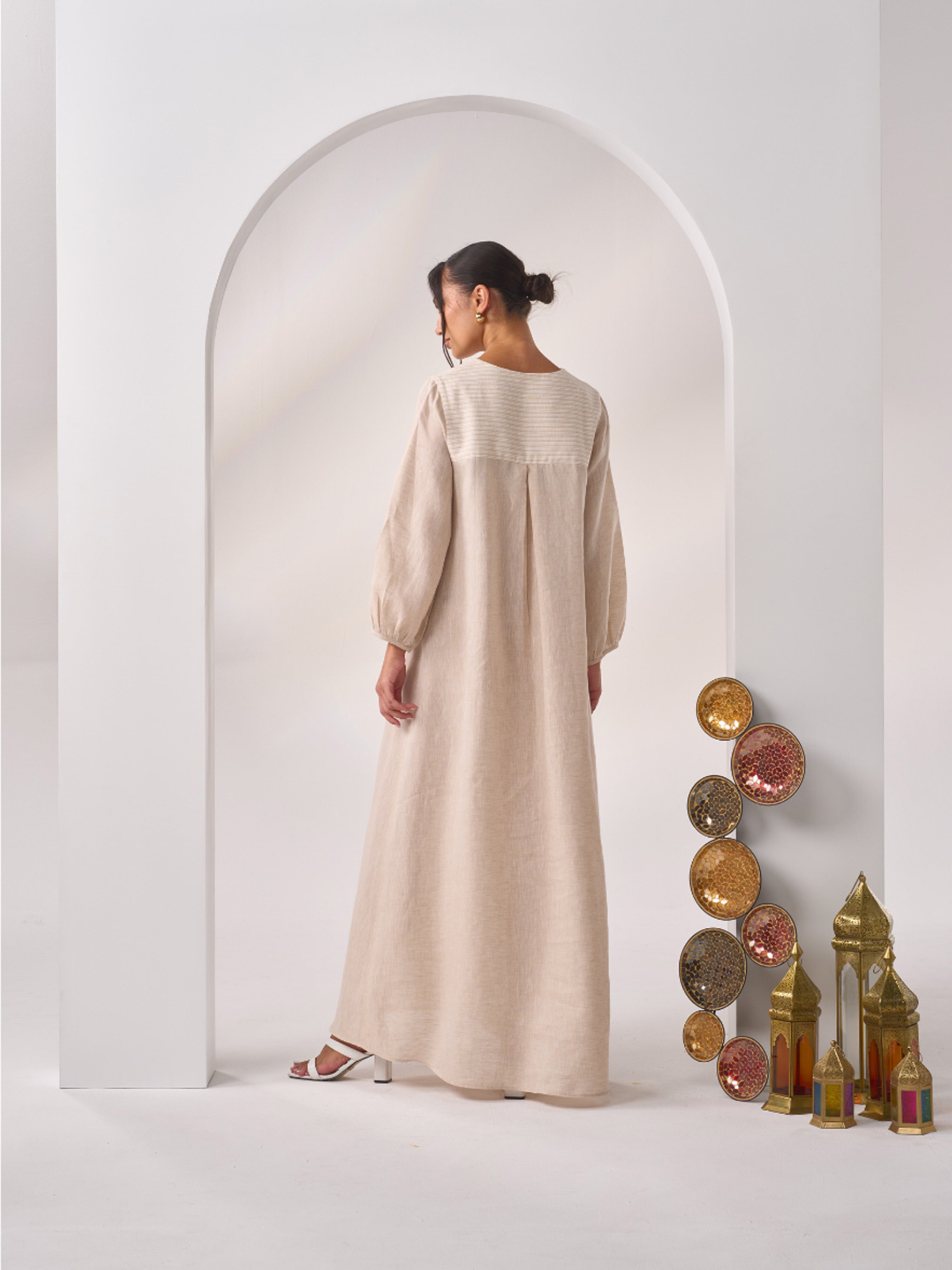 V-Cut Linen Kaftan - Designer Kaftan Bahrain | Nesma Studio